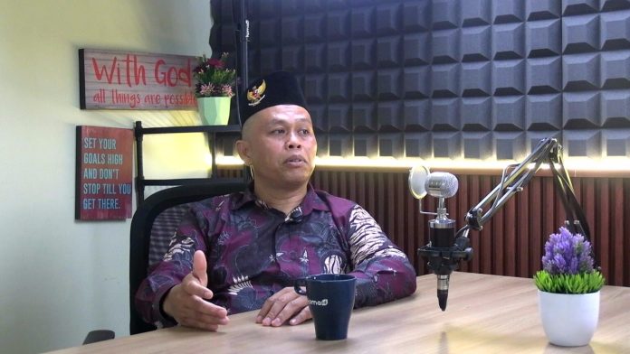 Direktur Rumah Politik Indonesia, Fernando Emas